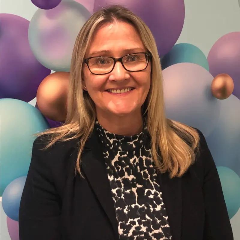 Amanda Walsh headshot